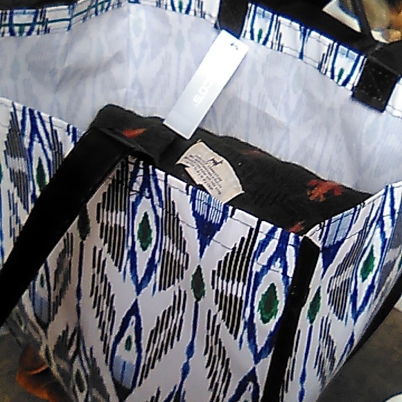 Peruvian Connection sweater. - Picture 14 of 17